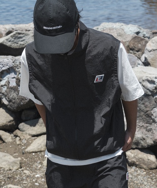 kutir(クティール)の「【低身長だからカッコよく着こなせるアイテム】バイカラージップナイロンベスト(セットアップ着用可能)(ベスト・メンズ・ネイビー/アイボリー/ブラック・SMALL/MEDIUM)」の20枚目の写真