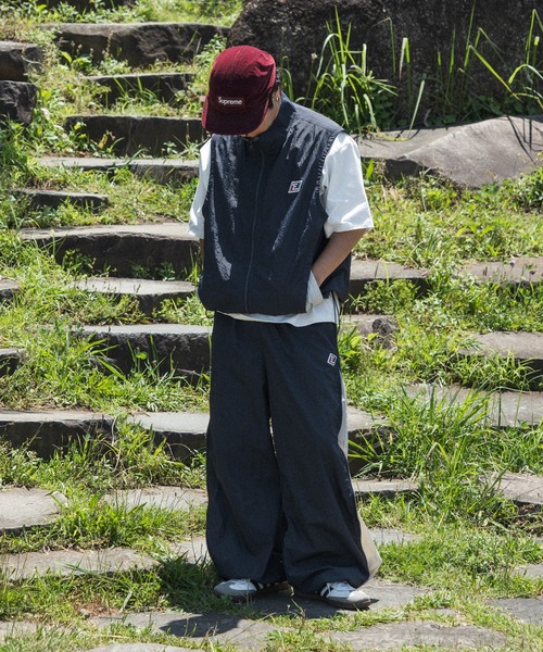 kutir(クティール)の「【低身長だからカッコよく着こなせるアイテム】バイカラージップナイロンベスト(セットアップ着用可能)(ベスト・メンズ・ネイビー/アイボリー/ブラック・SMALL/MEDIUM)」の6枚目の写真