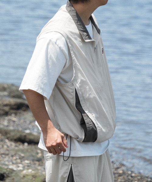 kutir(クティール)の「【低身長だからカッコよく着こなせるアイテム】バイカラージップナイロンベスト(セットアップ着用可能)(ベスト・メンズ・ネイビー/アイボリー/ブラック・SMALL/MEDIUM)」の14枚目の写真