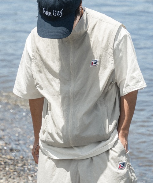 kutir(クティール)の「【低身長だからカッコよく着こなせるアイテム】バイカラージップナイロンベスト(セットアップ着用可能)(ベスト・メンズ・ネイビー/アイボリー/ブラック・SMALL/MEDIUM)」の11枚目の写真