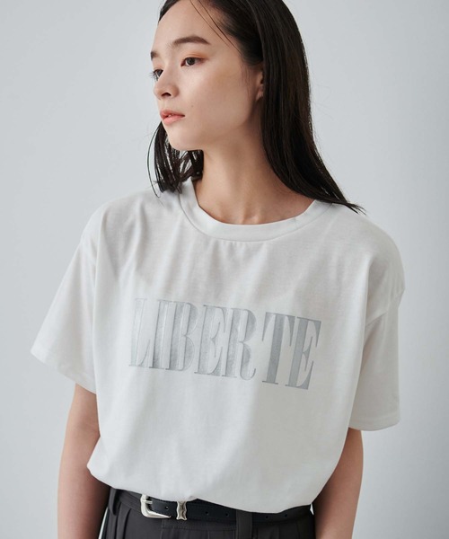 fifth（フィフス）の「箔プリントロゴTシャツ（Tシャツ/カットソー・レディース・ホワイト/ネイビー・M）」の3枚目の写真