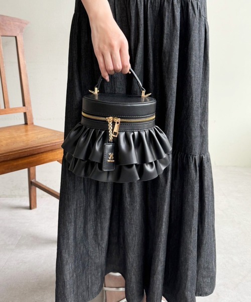 one after another NICE CLAUP（ワンアフターアナザーナイスクラップ）の「フリルバニティショルダーバッグ（ショルダーバッグ・レディース・アイボリー/ブラック/ベージュ・FREE）」の13枚目の写真