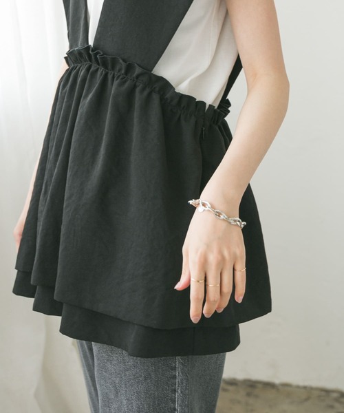 URBAN RESEARCH（アーバンリサーチ）の「切替ギャザーベスト（ベスト・レディース・チャコールグレー/ブラック・FREE）」の14枚目の写真