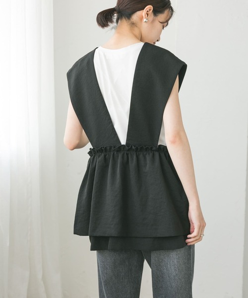 URBAN RESEARCH（アーバンリサーチ）の「切替ギャザーベスト（ベスト・レディース・チャコールグレー/ブラック・FREE）」の16枚目の写真