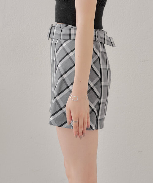 Chico(チコ)の「【ペチパン付】チェック台形ミニスカート(スカート・レディース・グレー系その他2/ベージュ系その他2/ブラック系その他2・FREE)」の14枚目の写真