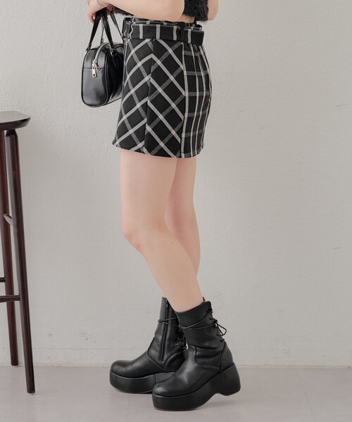 Chico(チコ)の「【ペチパン付】チェック台形ミニスカート(スカート・レディース・グレー系その他2/ベージュ系その他2/ブラック系その他2・FREE)」の19枚目の写真
