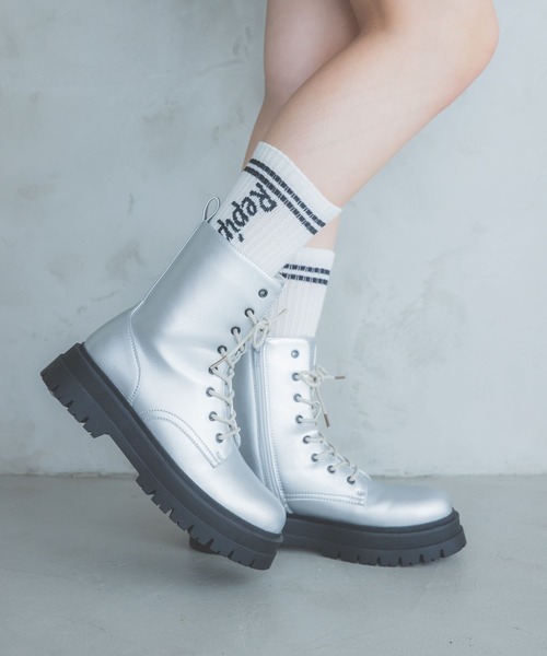 repipi armario(レピピ アルマリオ)の「ミドルタテロゴソックス(ソックス/靴下・キッズ・ホワイト×ブラック/ブラック/ホワイト×シルバー/ホワイト×ライム/ホワイト×ブルー・FREE)」の3枚目の写真