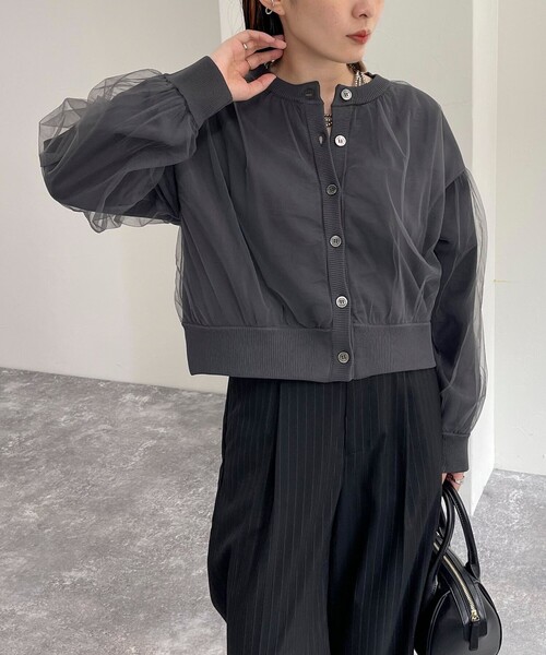 fredy emue（フレディエミュ）の「チュールレイヤードニットカーディガン（カーディガン/ボレロ・レディース・アイボリー/ベージュ/チャコールグレー・38）」の2枚目の写真