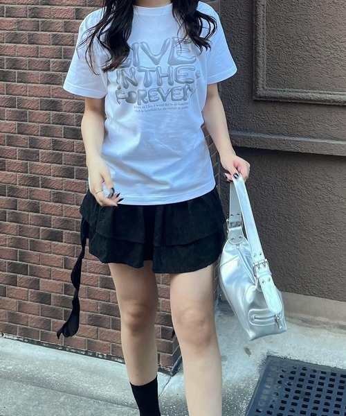 fiere(フィエール)の「メタリックレターデザイン半袖Tシャツ(Tシャツ/カットソー・レディース・ホワイト・LARGE/MEDIUM/SMALL)」の4枚目の写真