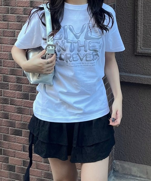 fiere(フィエール)の「メタリックレターデザイン半袖Tシャツ(Tシャツ/カットソー・レディース・ホワイト・LARGE/MEDIUM/SMALL)」の5枚目の写真