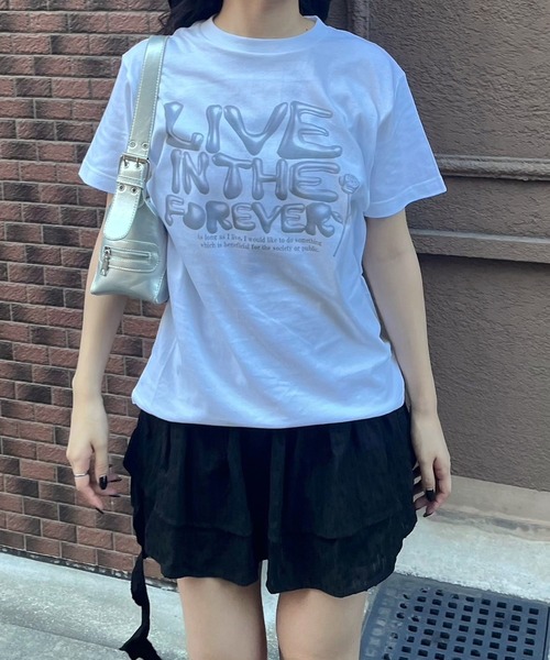 fiere(フィエール)の「メタリックレターデザイン半袖Tシャツ(Tシャツ/カットソー・レディース・ホワイト・LARGE/MEDIUM/SMALL)」の6枚目の写真