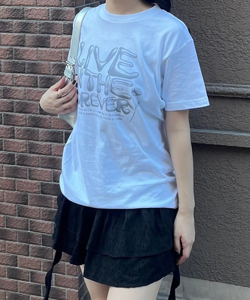 fiere(フィエール)の「メタリックレターデザイン半袖Tシャツ(Tシャツ/カットソー・レディース・ホワイト・LARGE/MEDIUM/SMALL)」の7枚目の写真