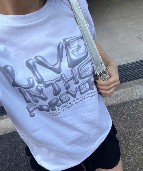 fiere(フィエール)の「メタリックレターデザイン半袖Tシャツ(Tシャツ/カットソー・レディース・ホワイト・LARGE/MEDIUM/SMALL)」の8枚目の写真