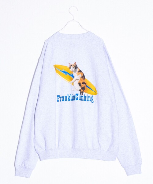 Franklin Climbing(フランクリンクライミング)の「【Franklin Climbing】ねこサーフボード クルーネック プリントスウェット(スウェット・メンズ・ネイビー/アッシュグレー・M/L)」の1枚目の写真