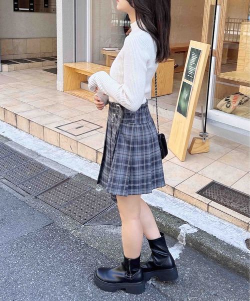 INGNI（イング）の「クロップドリブニット（ニット/セーター・レディース・オフホワイト/ブルー/チャコールグレー/ブラック・M）」の14枚目の写真