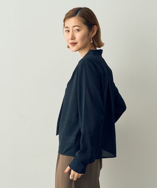 YECCA VECCA（イェッカヴェッカ）の「フロッキードットプリントブラウス（シャツ/ブラウス・レディース・モカ/ネイビー・FREE）」の18枚目の写真