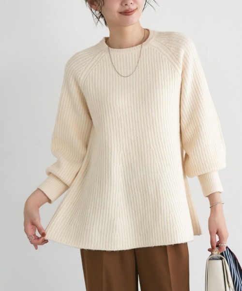 Pierrot（ピエロ）の「ふんわりウォッシャブルボリューム袖フレアニット（ニット/セーター・レディース・ベージュ/チャコール/ブラック/オフホワイト/ネイビー・M/L）」の2枚目の写真