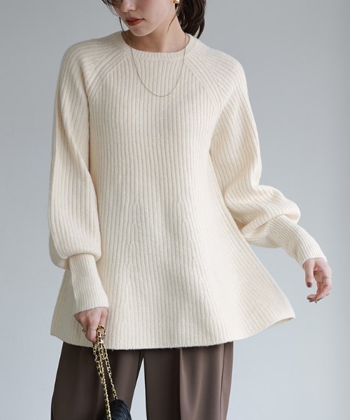 Pierrot（ピエロ）の「ふんわりウォッシャブルボリューム袖フレアニット（ニット/セーター・レディース・ベージュ/チャコール/ブラック/オフホワイト/ネイビー・M/L）」の7枚目の写真