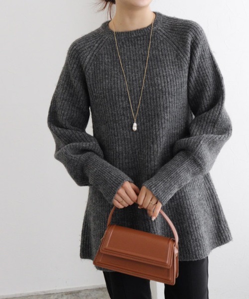 Pierrot（ピエロ）の「ふんわりウォッシャブルボリューム袖フレアニット（ニット/セーター・レディース・ベージュ/チャコール/ブラック/オフホワイト/ネイビー・M/L）」の17枚目の写真