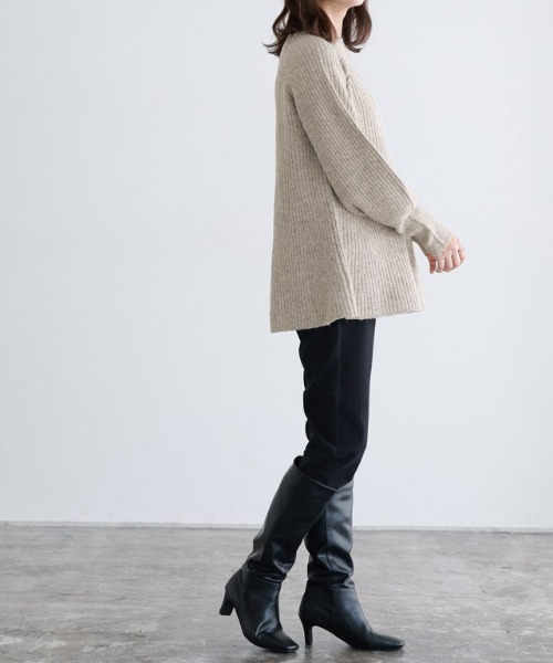 Pierrot（ピエロ）の「ふんわりウォッシャブルボリューム袖フレアニット（ニット/セーター・レディース・ベージュ/チャコール/ブラック/オフホワイト/ネイビー・M/L）」の21枚目の写真