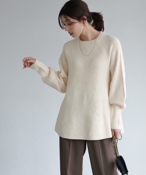 Pierrot（ピエロ）の「ふんわりウォッシャブルボリューム袖フレアニット（ニット/セーター・レディース・ベージュ/チャコール/ブラック/オフホワイト/ネイビー・M/L）」の8枚目の写真