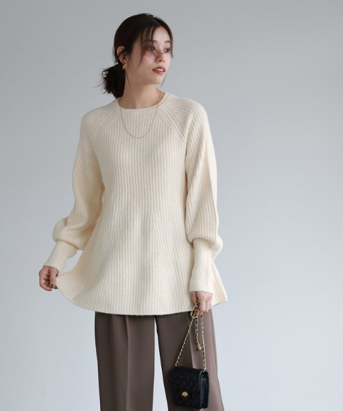 Pierrot（ピエロ）の「ふんわりウォッシャブルボリューム袖フレアニット（ニット/セーター・レディース・ベージュ/チャコール/ブラック/オフホワイト/ネイビー・M/L）」の10枚目の写真