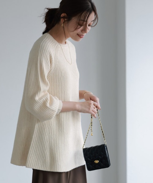 Pierrot（ピエロ）の「ふんわりウォッシャブルボリューム袖フレアニット（ニット/セーター・レディース・ベージュ/チャコール/ブラック/オフホワイト/ネイビー・M/L）」の11枚目の写真