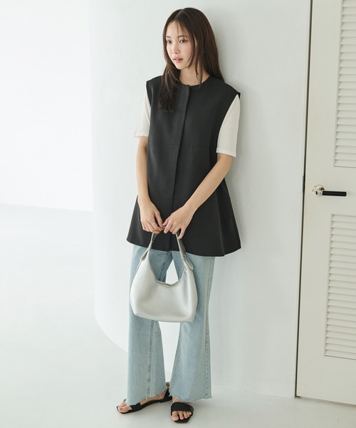 LAVEANGE(ラビアンジェ)の「【洗える】切替ノーカラーベスト(ベスト・レディース・アイボリー/ブラック・5L/4L/3L/LL/M)」の8枚目の写真