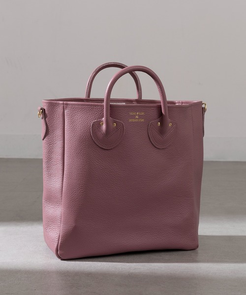 YOUNG&OLSEN The DRYGOODS STORE（ヤングアンドオルセン）の「【YOUNG&OLSEN】EMBOSSED LEATHER D TOTE M（トートバッグ・レディース・ブラック/ブラウン/グレイッシュベージュ/グリーン/ベージュ/グレー/カーキ/ライトパープル・FREE）」の8枚目の写真