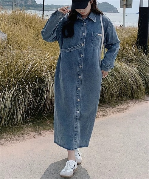 FREE STYLISTS（フリー スタイリスト）の「デニムロングシャツワンピース（シャツワンピース・レディース・ブルー・M/L/XL/2XL）」の7枚目の写真
