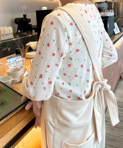 Alley Tokyo（アリートーキョー）の「いろんなボタンのいちごor花カーデ（カーディガン/ボレロ・レディース・オフホワイト/ホワイト系その他・FREE）」の11枚目の写真