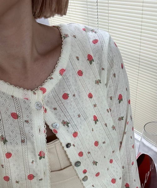 Alley Tokyo（アリートーキョー）の「いろんなボタンのいちごor花カーデ（カーディガン/ボレロ・レディース・オフホワイト/ホワイト系その他・FREE）」の20枚目の写真