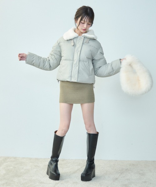 TITTY&CO.(ティティーアンドコー)の「ボア襟付きショートダウン(ダウンジャケット/コート・レディース・グレー/アイボリー・FREE)」の13枚目の写真