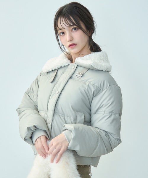 TITTY&CO.(ティティーアンドコー)の「ボア襟付きショートダウン(ダウンジャケット/コート・レディース・グレー/アイボリー・FREE)」の5枚目の写真