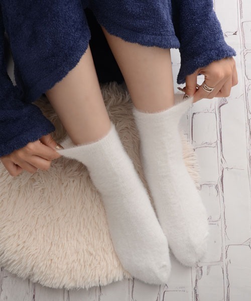 VIBGYOR Women(ヴィブジョー ウィメン)の「【float】ふわふわ シャギー ハート刺繍 ルームソックス/ソックス(ソックス/靴下・レディース・ライトイエロー/チェリーピンク/ライトピンク/ホワイト/ピンク・FREE)」の11枚目の写真