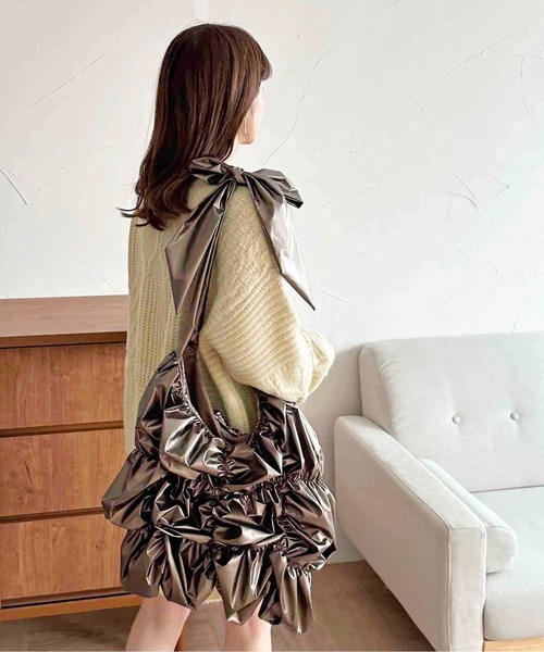 apres jour clair(アプレジュールクレア)の「【apres jour clair】シャーリングショルダバッグ【ZOZOTOWN限定アイテム】(ショルダーバッグ・レディース・ブラウン系その他/アイボリー・フリ-)」の11枚目の写真