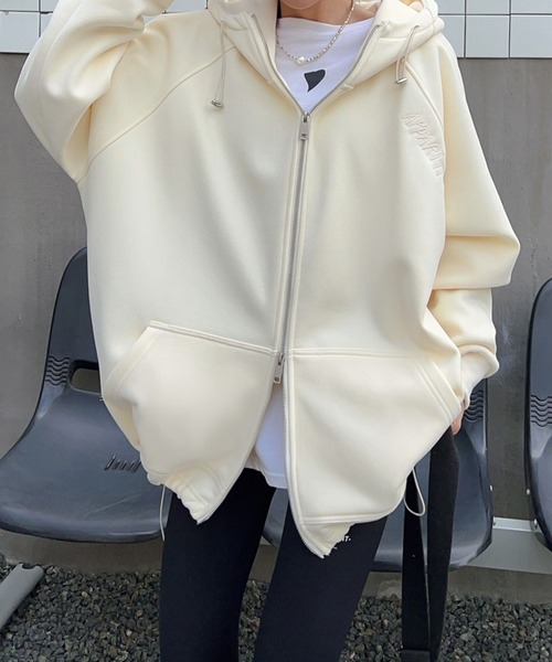 aimoha（アイモハ）の「オーバーサイズ裏起毛フルジップパーカー (AW)（パーカー・レディース・ブラック/パープル/ネイビー/チョコ/ライトベージュ/ダークベージュ・FREE）」の4枚目の写真