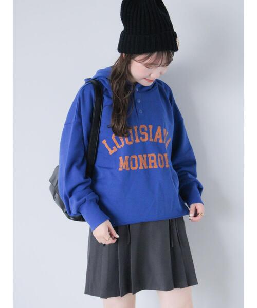 ehka sopo（エヘカソポ）の「ショート丈ロゴプリントパーカー（Tシャツ/カットソー・レディース・グレー/キナリ/ブルー/レッド・F）」の14枚目の写真