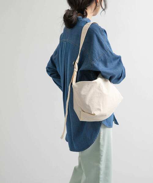 URBAN RESEARCH DOORS(アーバンリサーチドアーズ)の「ウォッシャブルミニショルダーバッグ(ショルダーバッグ・レディース・ブラック/アイボリー・ONE)」の13枚目の写真