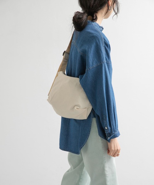 URBAN RESEARCH DOORS(アーバンリサーチドアーズ)の「ウォッシャブルミニショルダーバッグ(ショルダーバッグ・レディース・ブラック/アイボリー・ONE)」の14枚目の写真