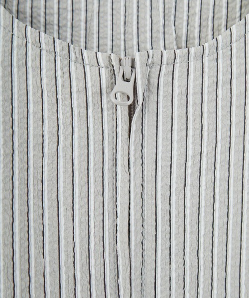 THOUSAND MILE（サウザンドマイル）の「[THOUSAND MILE/サウザンド マイル] 別注 ストライプ柄 シアサッカーハーフジップノースリーブワンピース（ワンピース・レディース・グレー系その他・F）」の18枚目の写真