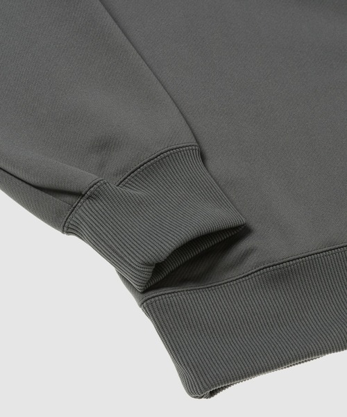 ANREALAGE（アンリアレイジ）の「DOUBLE FRONT PULLOVER/PHOTOCHROMIC AZ（Tシャツ/カットソー・レディース・グレー・48/46）」の4枚目の写真