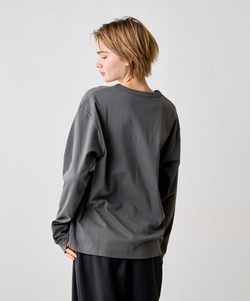 COLONY 2139(コロニートゥーワンスリーナイン)の「コットンスムースロングスリーブTシャツ(Tシャツ/カットソー・メンズ・ホワイト/ブラック/チャコールグレー・SMALL/MEDIUM/LARGE)」の5枚目の写真