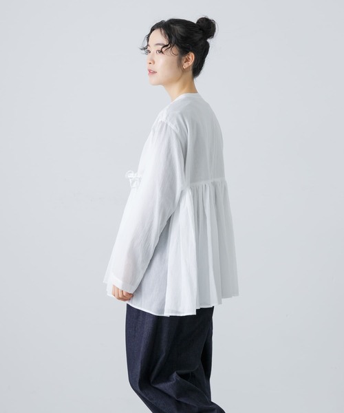 かぐれ(カグレ)の「コットンボイルアンガルカシャツ(シャツ/ブラウス・レディース・オフホワイト/チャコールグレー・FREE)」の18枚目の写真