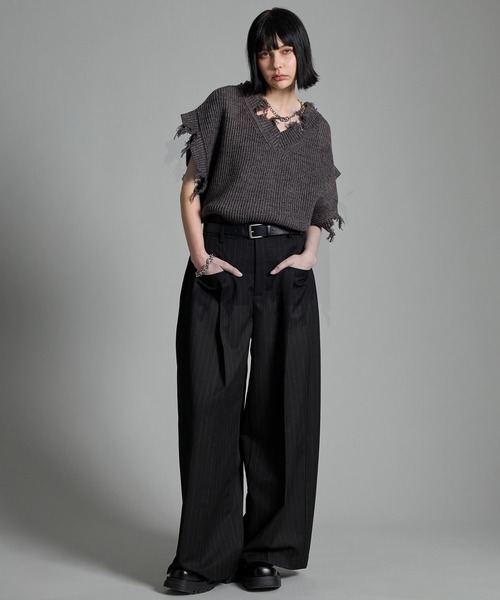 VELNUS（ベルナス）の「【VELNUS】Loose silhouette melange V-neck damaged knit vest/ルーズシルエットメランジＶネックダメージニットベスト（ベスト・メンズ・ライトグレー/ブラック/チャコールグレー・L/M/S）」の4枚目の写真