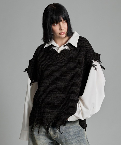 VELNUS（ベルナス）の「【VELNUS】Loose silhouette melange V-neck damaged knit vest/ルーズシルエットメランジＶネックダメージニットベスト（ベスト・メンズ・ライトグレー/ブラック/チャコールグレー・L/M/S）」の9枚目の写真