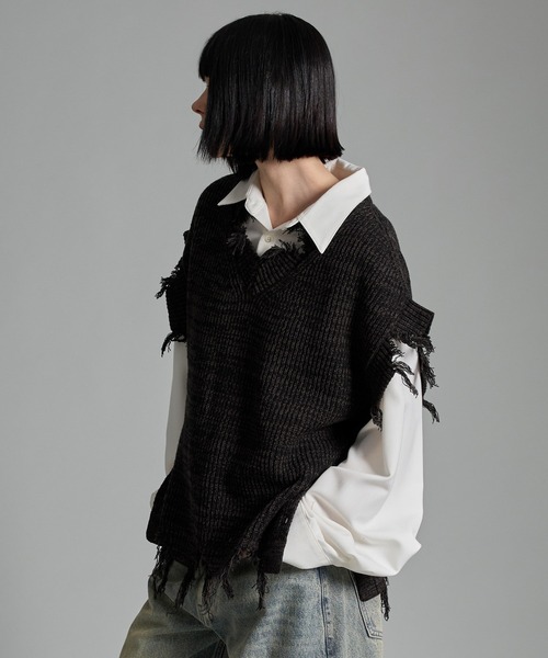 VELNUS（ベルナス）の「【VELNUS】Loose silhouette melange V-neck damaged knit vest/ルーズシルエットメランジＶネックダメージニットベスト（ベスト・メンズ・ライトグレー/ブラック/チャコールグレー・L/M/S）」の14枚目の写真