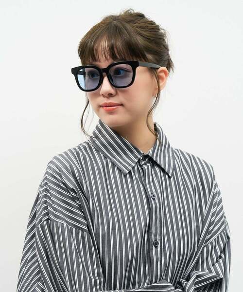 Zoff(ゾフ)の「【WEB限定】ウェリントン型 サングラス|カラーレンズ|トレンド|紫外線対策|UVカット|Zoff|COLOR SUNGLASSES(サングラス・レディース・ブラック/ブラック系その他2/ブラウン系その他/ブラウン系その他5/ブラック系その他/ブラック系その他3/ライトグレー/グリーン・FREE)」の5枚目の写真