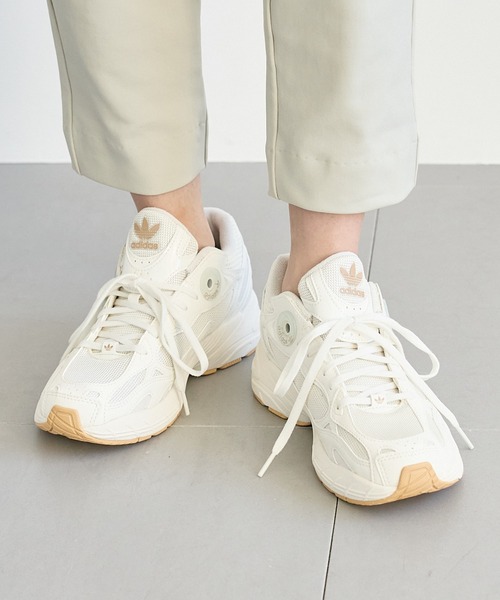 BARNYARDSTORM（バンヤードストーム）の「adidas ASTIR W（その他シューズ・レディース・オフホワイト/ブラック・25/24/23）」の5枚目の写真