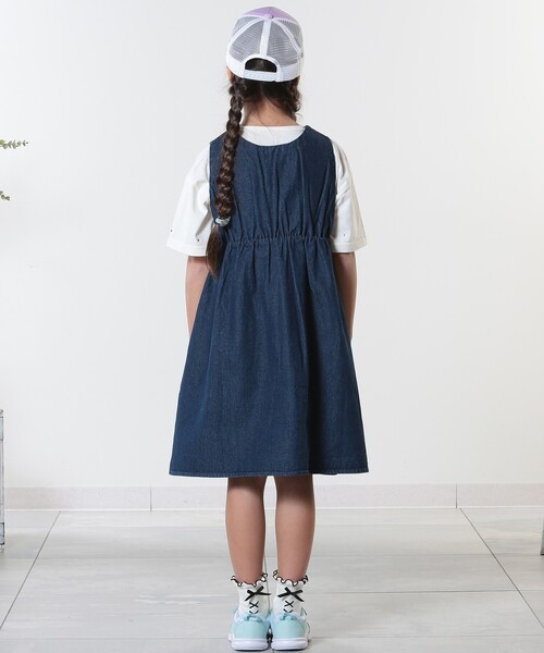 SHOO・LA・RUE（シューラルー）の「【洗える/100-150cm】スカラップ使いがキュートな デニムジャンドレ（ワンピース・キッズ・サックスブルー/ブルー系その他・11/10/12/15 /13/14）」の12枚目の写真